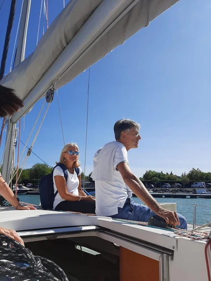 Giro in barca a vela sul Lago di Garda da Peschiera a Sirmione: viaggio unico! 4